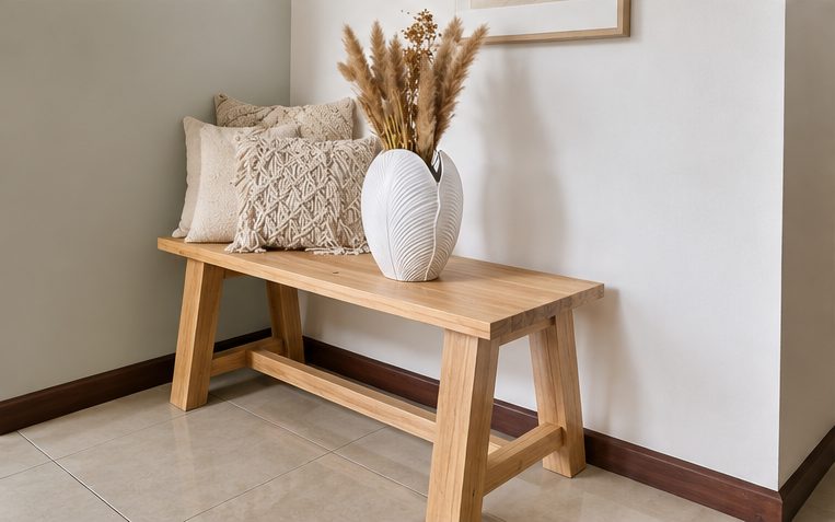Consola de madera maciza con cojines